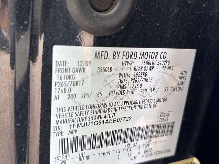 2010-ford-expedition-image-9