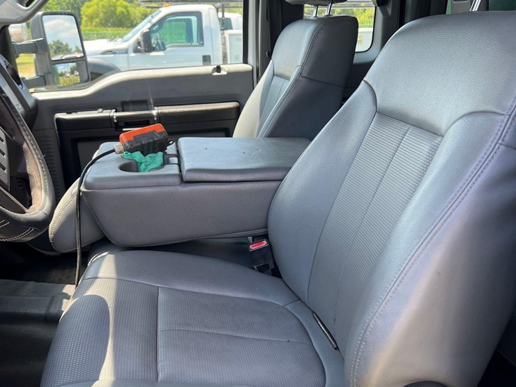 2014-ford-f550-image-17