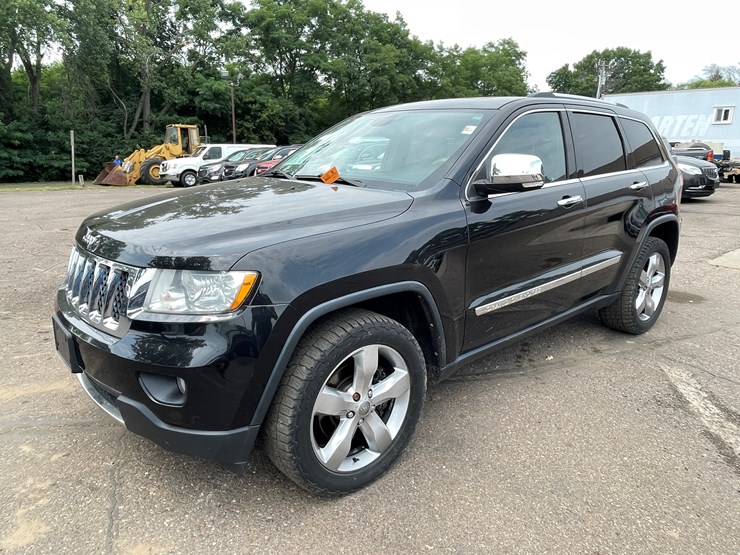 2013-jeep-grand-cherokee-image-1