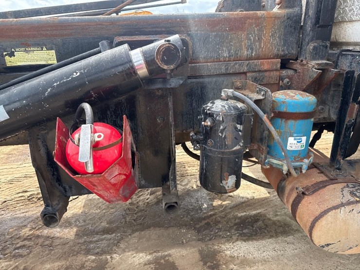 2001-mack-rd688s-image-21