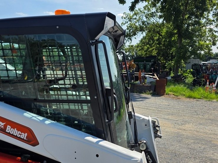 2023-bobcat-t770-image-10