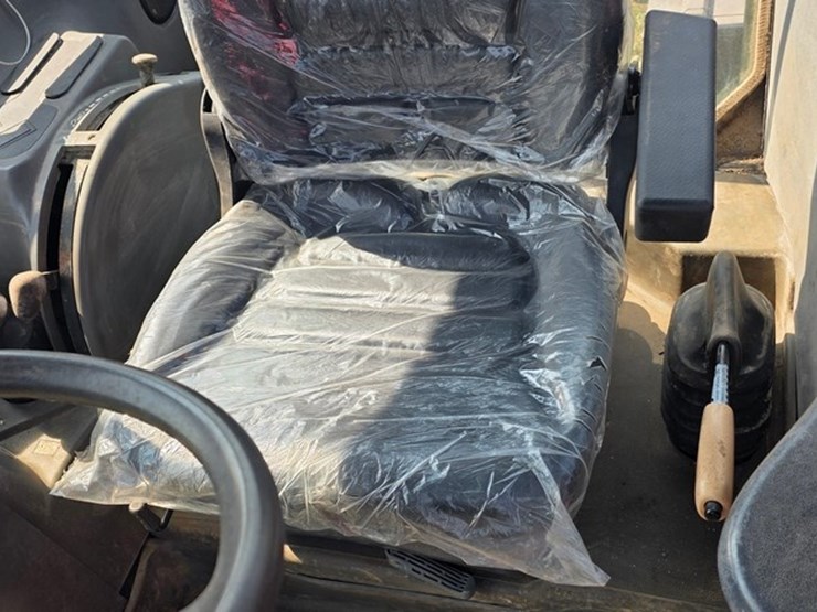 new-holland-ts100-image-51