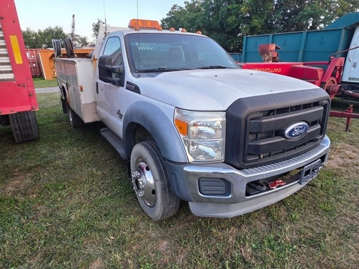 2010-ford-f550-image-1