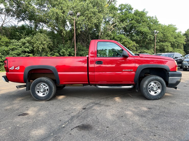 2006-chevrolet-silverado-2500-image-9