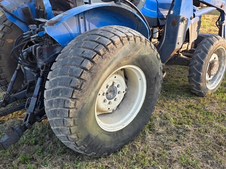 new-holland-tn70-image-16