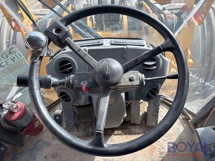 2011-deere-844k-image-15