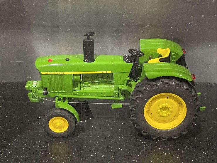 john-deere-3120-image-2