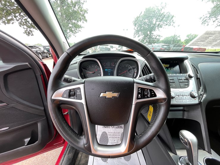 2015-chevrolet-equinox-lt-image-49