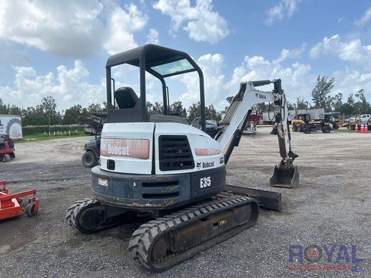 2016-bobcat-e35-image-3