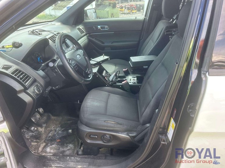 2017-ford-explorer-image-13