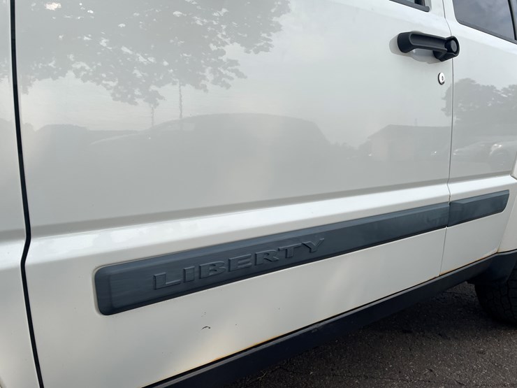 2008-jeep-liberty-sport-image-15