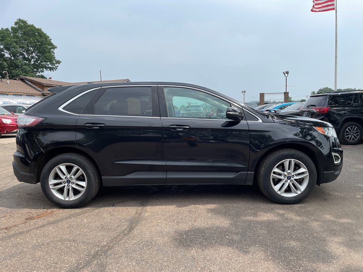 2016-ford-edge-sel-image-6
