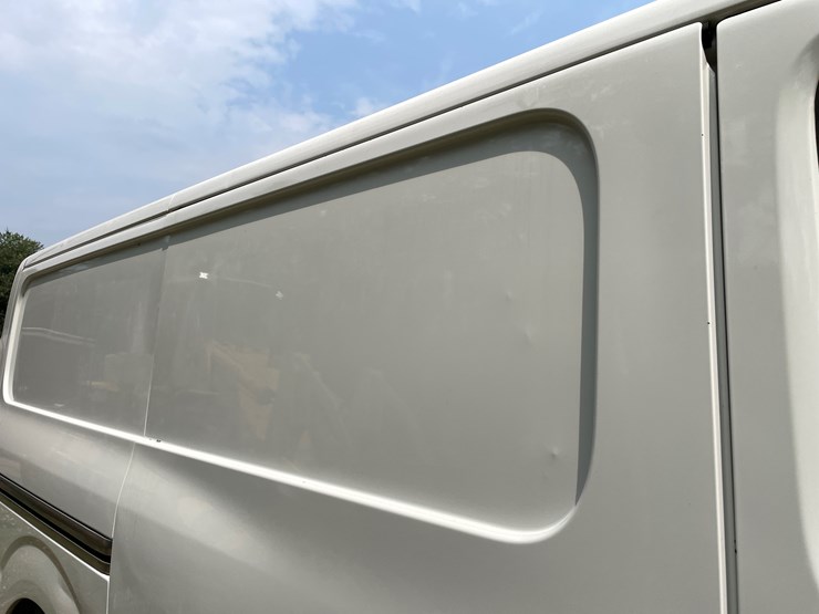 2013-nissan-nv2500-image-38
