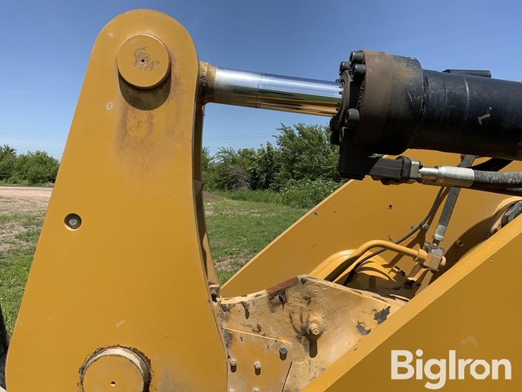 2014-caterpillar-950k-image-14