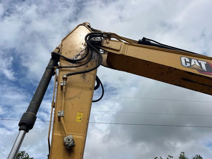 caterpillar-320gc-image-13