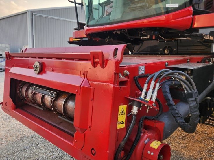 2014-case-ih-8230-image-6