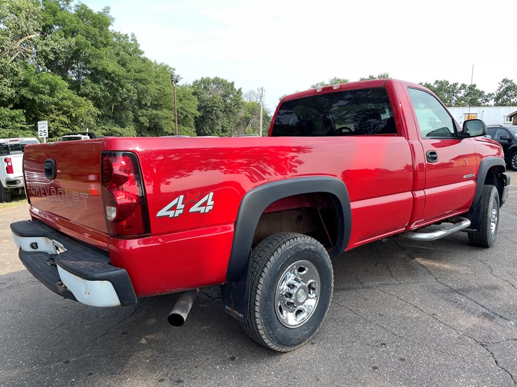 2006-chevrolet-silverado-2500-image-8