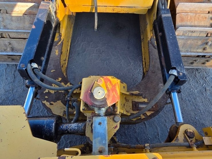 2019-caterpillar-d6n-lgp-image-53
