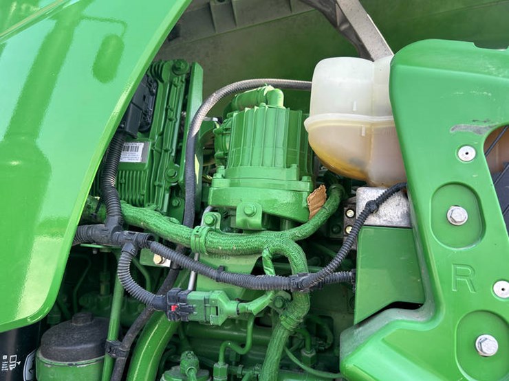2012-john-deere-8285r-image-63
