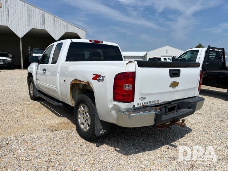 2013-chevrolet-silverado-image-13