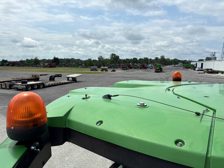 2014-john-deere-s680-image-97