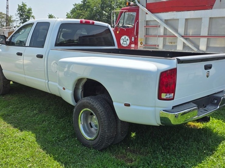 2006-dodge-ram-3500-image-3