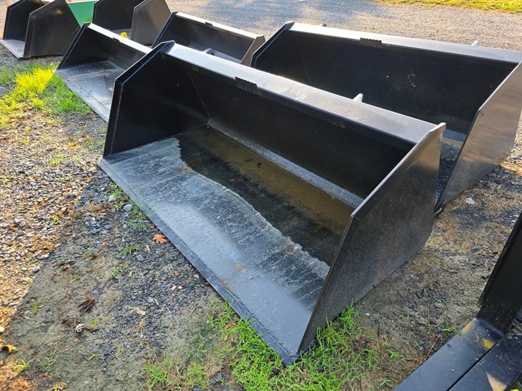 new-swict-78"-skidloader-material-bucket-image-3