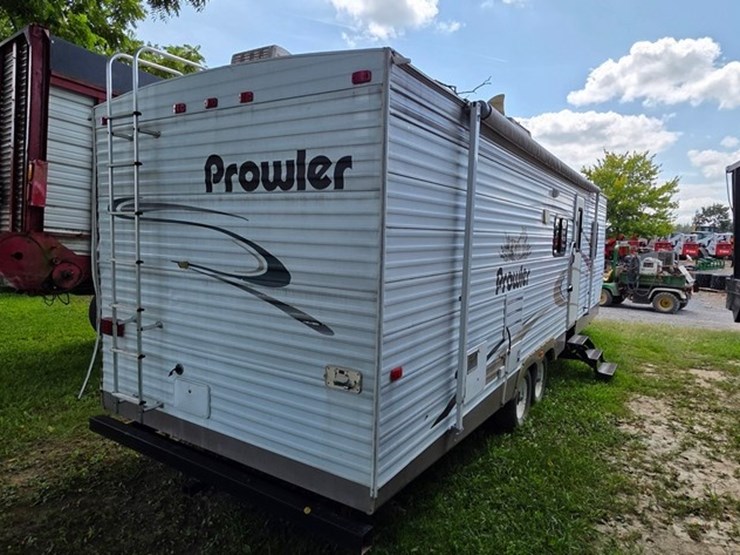 2003-fleetwood-2-axle-camper-(title)-image-4