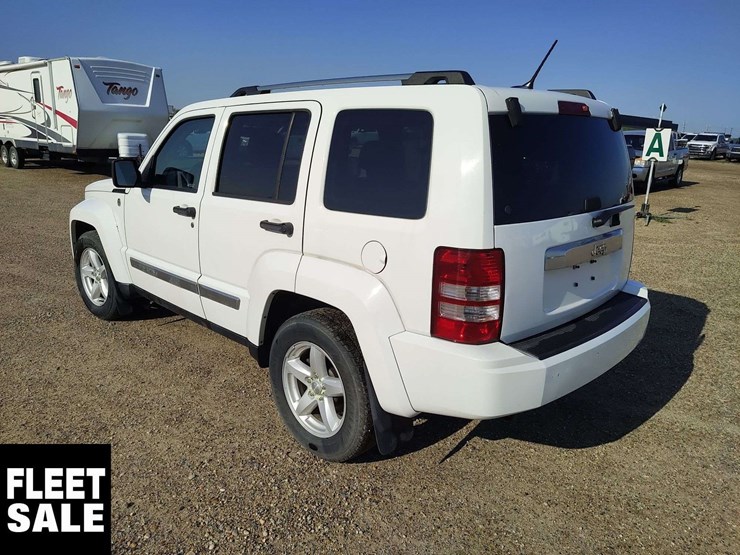 2012-jeep-liberty-image-3