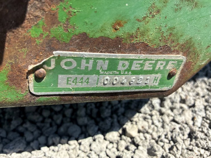 john-deere-444-image-2