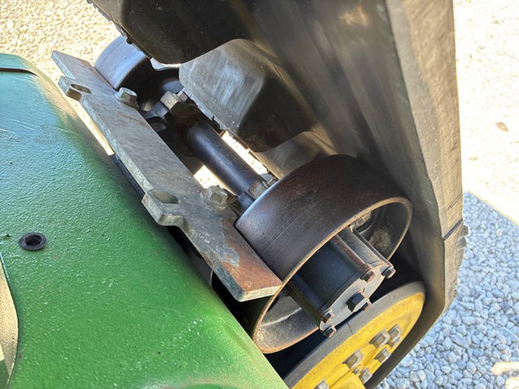 2020-john-deere-8rx-410-image-78