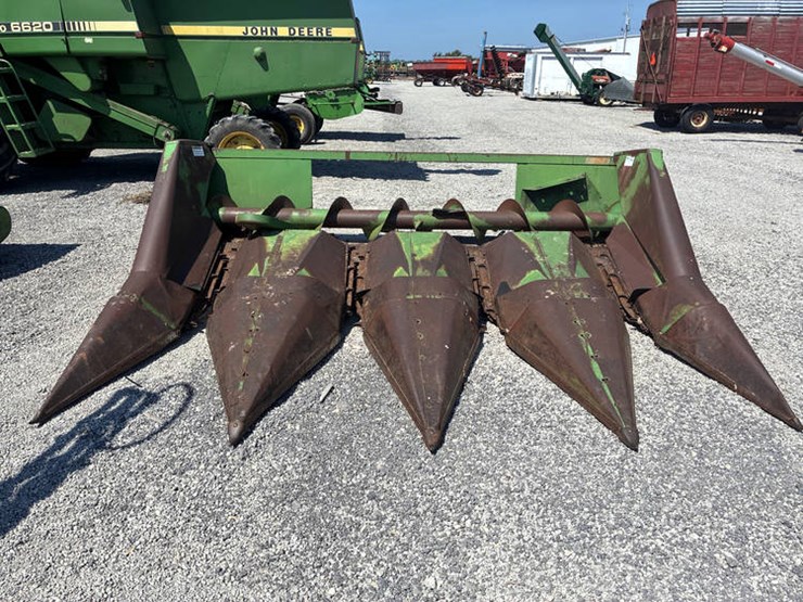 john-deere-444-image-3