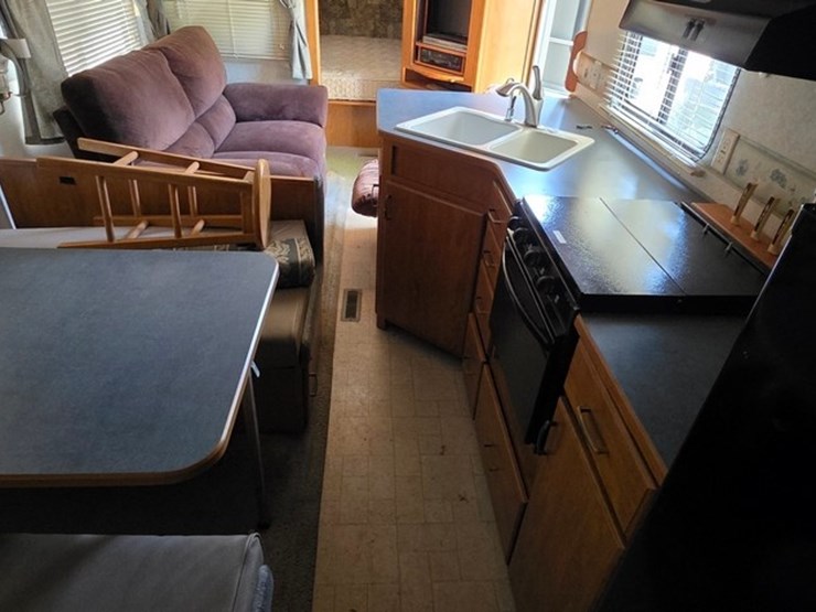 2003-fleetwood-2-axle-camper-(title)-image-55