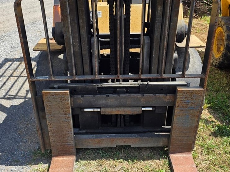 2005-caterpillar-dp40kl-image-33