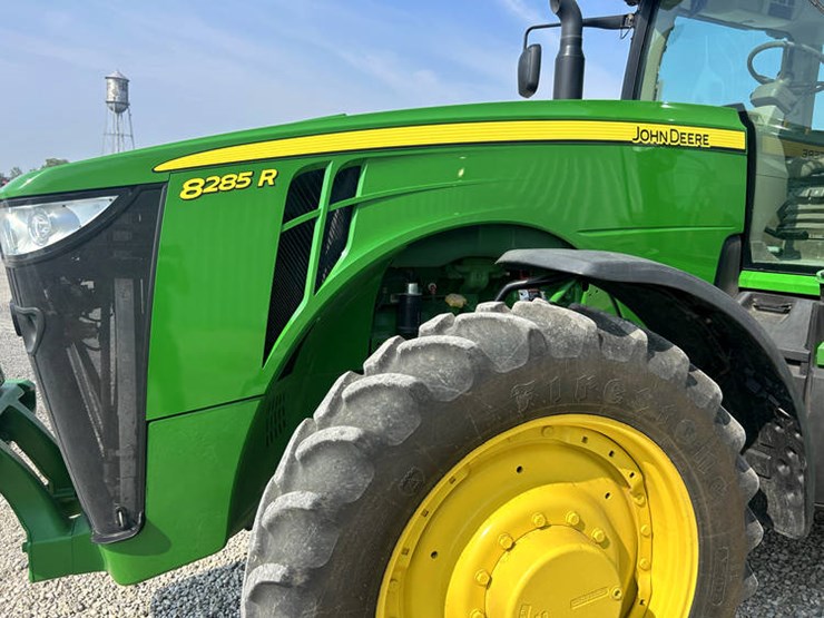 2012-john-deere-8285r-image-39