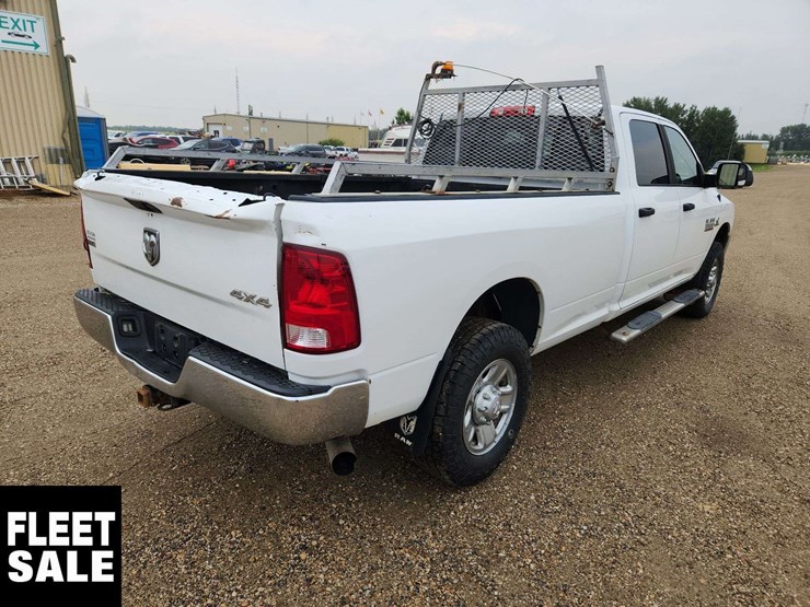 2015-ram-3500-slt-image-3