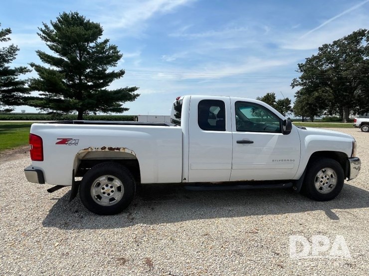 2013-chevrolet-silverado-image-8