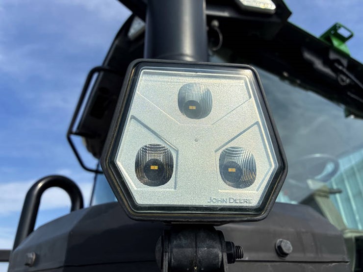 2022-john-deere-8r-310-image-23