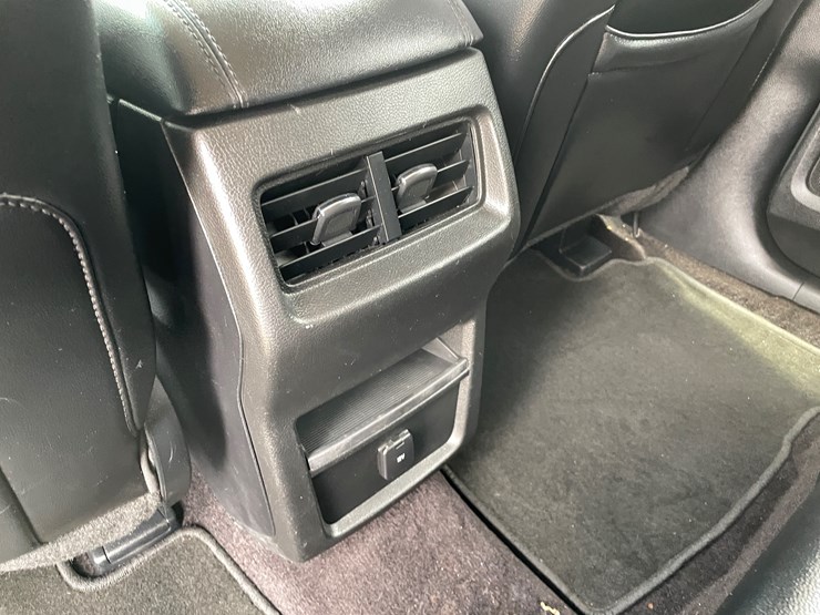 2016-ford-edge-sel-image-60