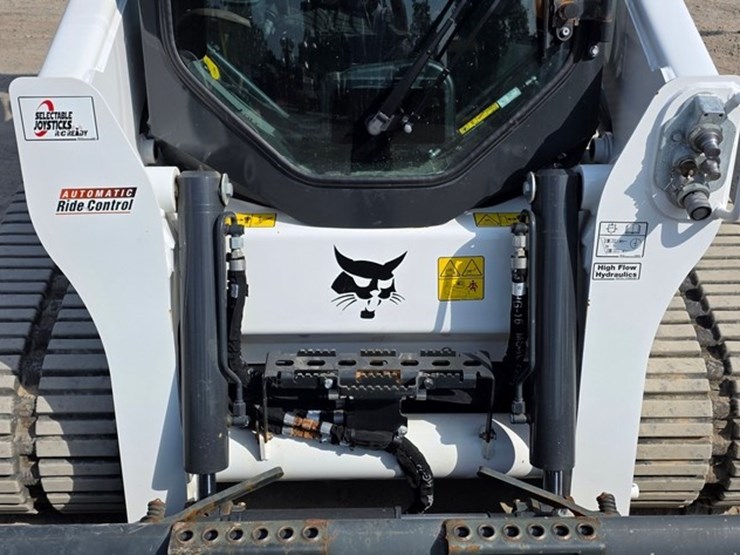 2023-bobcat-t770-image-38