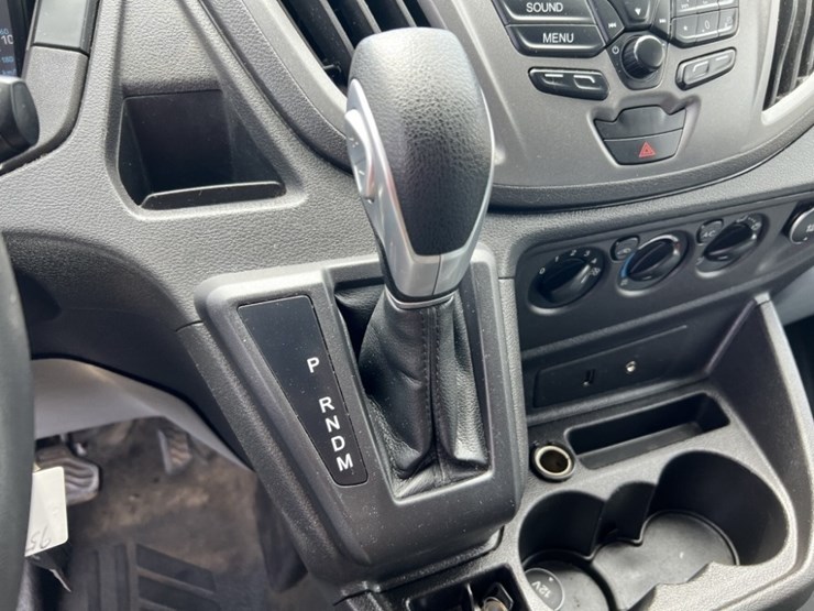2015-ford-transit-image-27