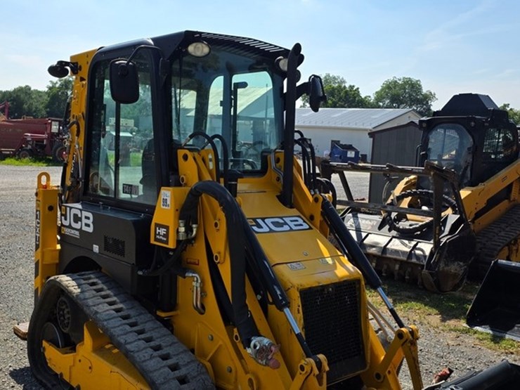 2021-jcb-1cxt-image-34