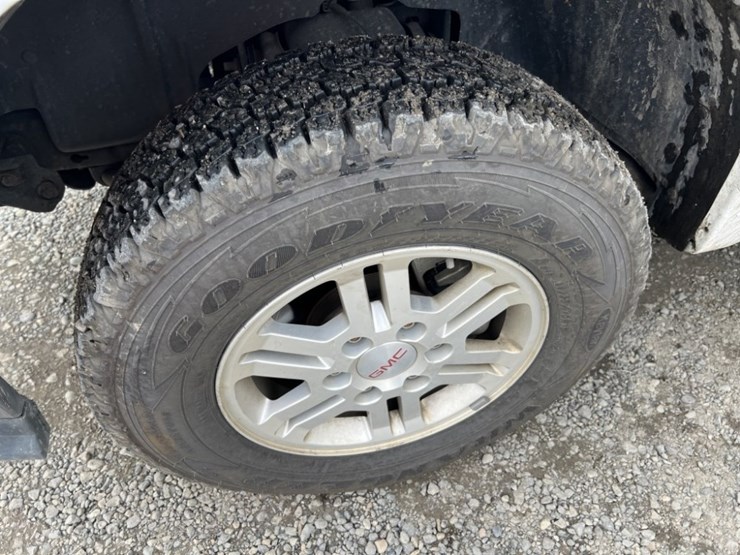 2012-gmc-canyon-image-15