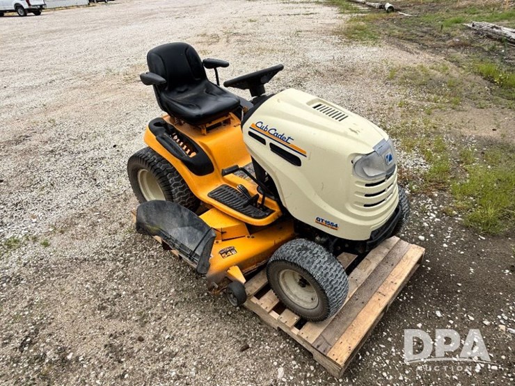 cub-cadet-gt1554-image-1