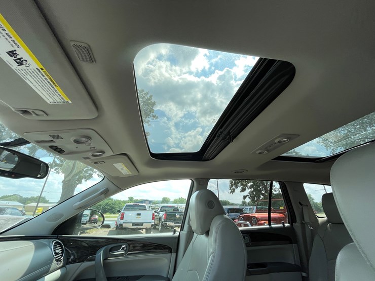 2013-buick-enclave-image-57