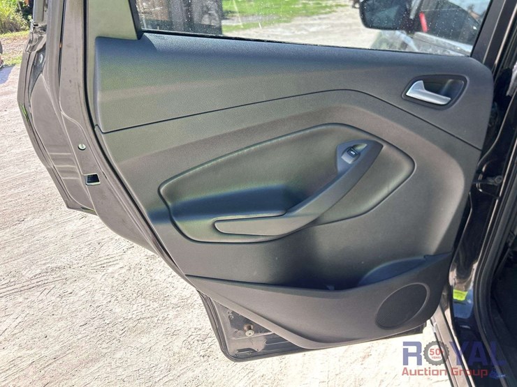 2015-ford-escape-image-13