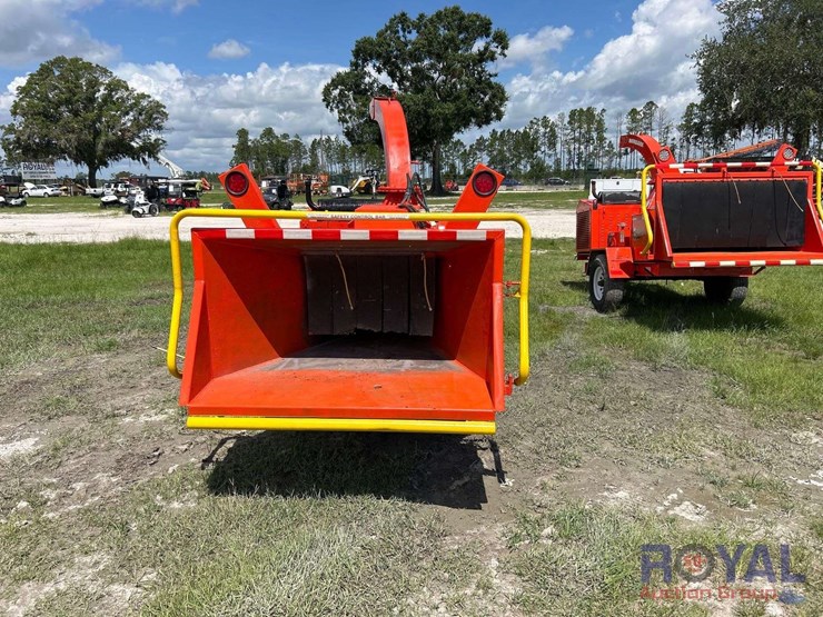 2018-e-z-beever-m12r-towable-brush-chipper-image-15