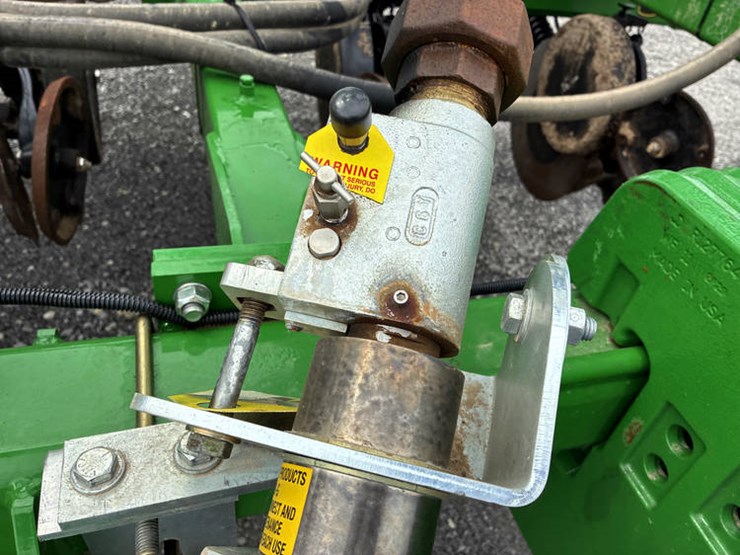 2023-john-deere-2510h-image-62