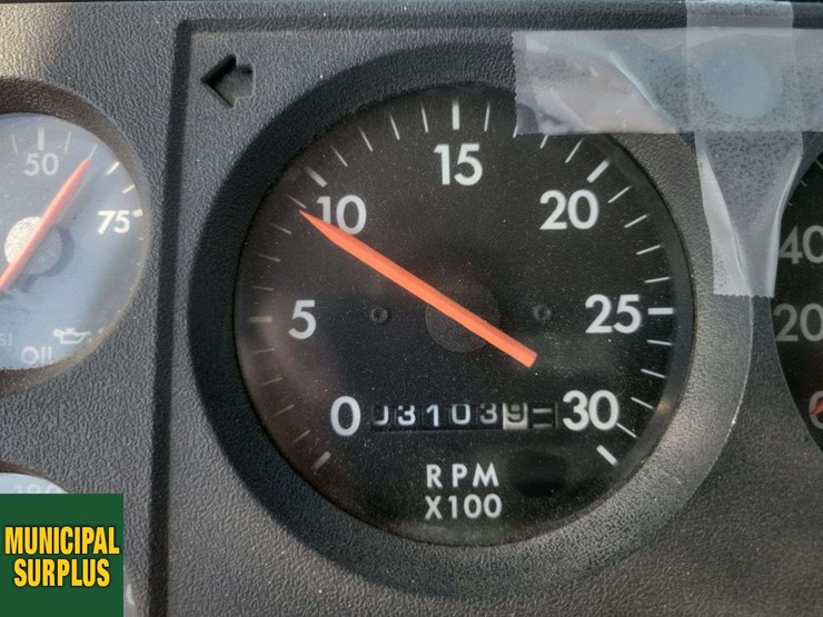 1996-freightliner-fl80-image-41