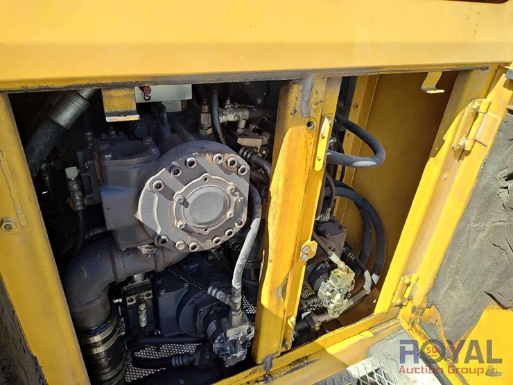 2016-komatsu-pc1250-image-23